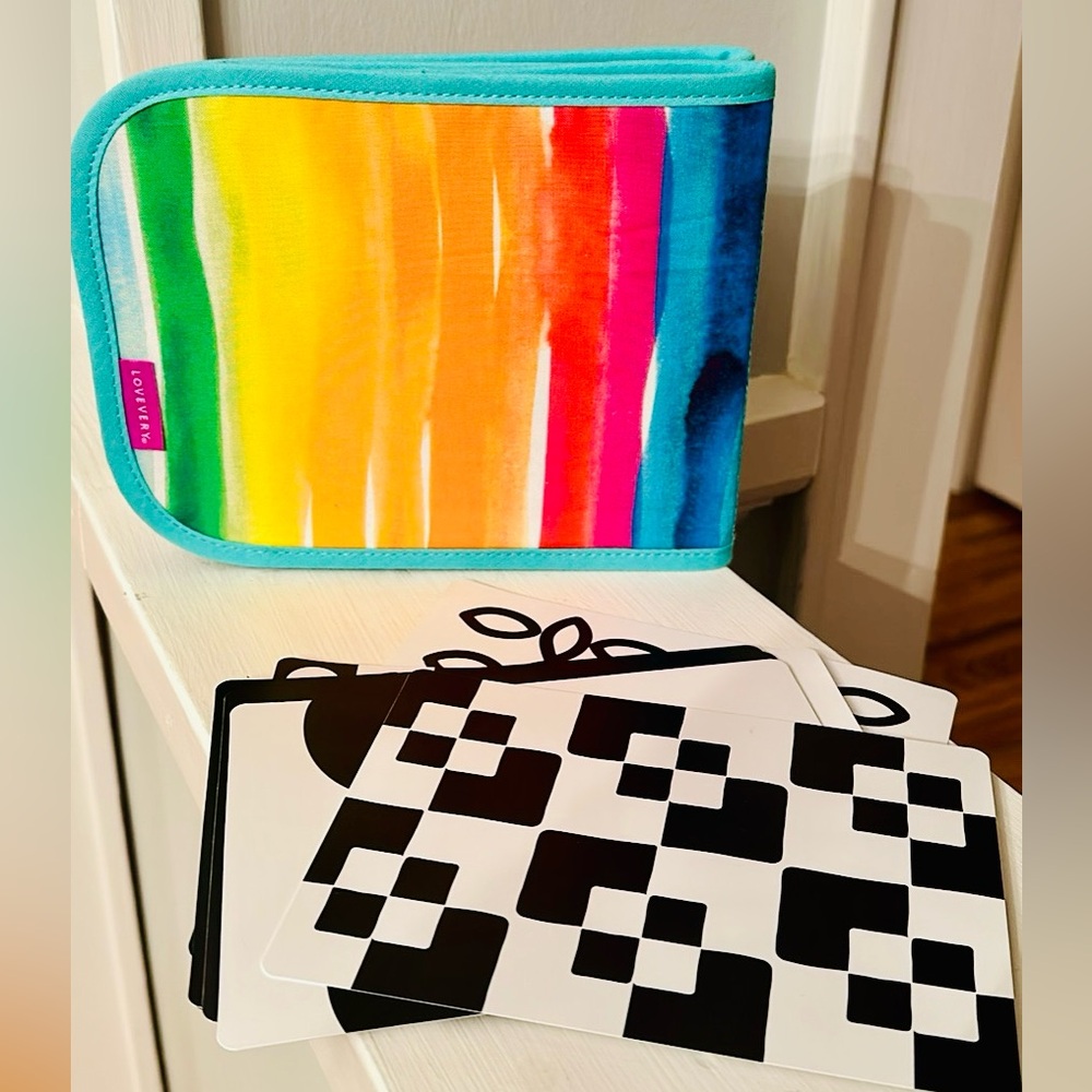 Lovevery Standing Card Holder